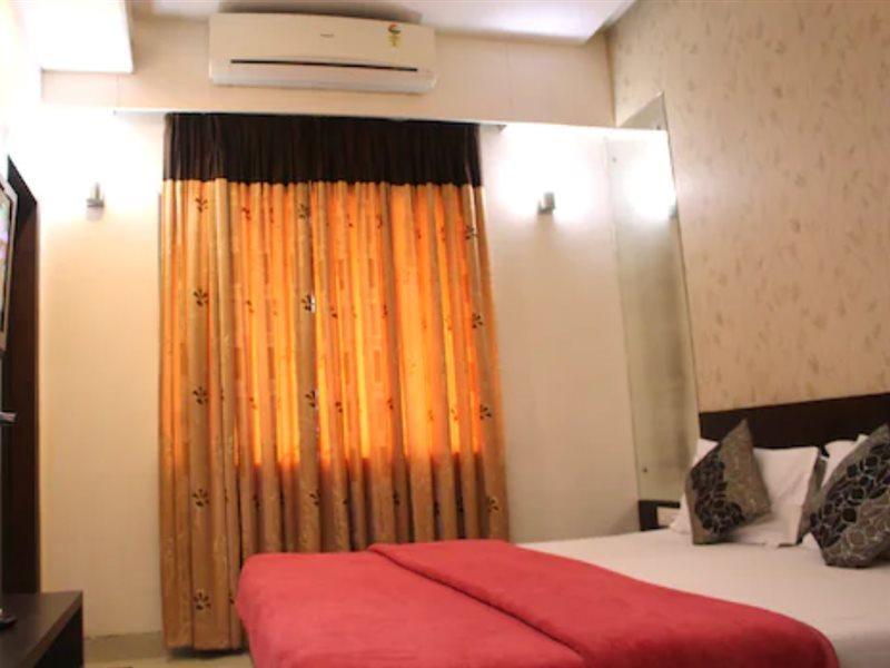 Hotel Aarya Inn Rāipur Exterior foto