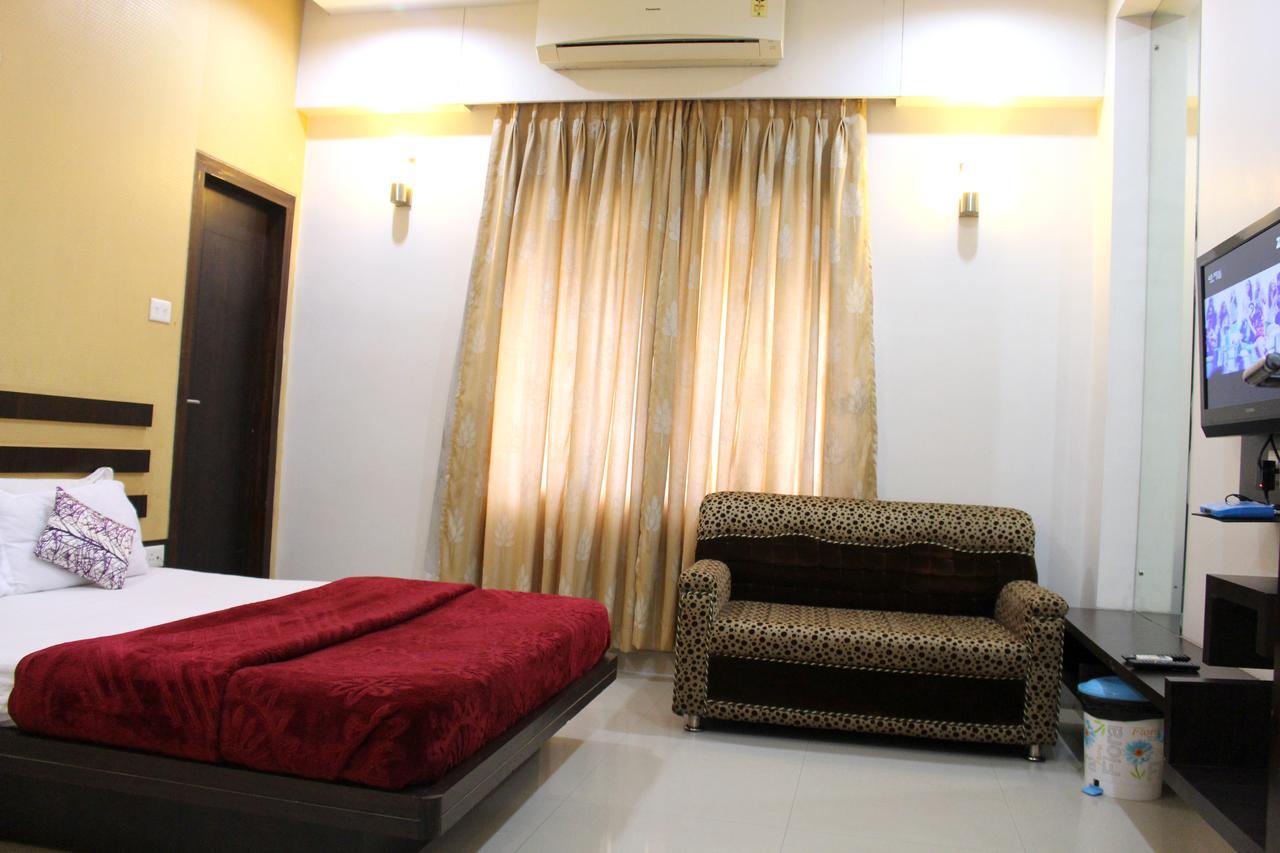 Hotel Aarya Inn Rāipur Exterior foto